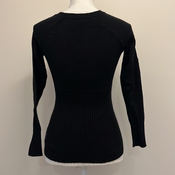 Guess V-Neck Sweater - Picture 2 of 3
